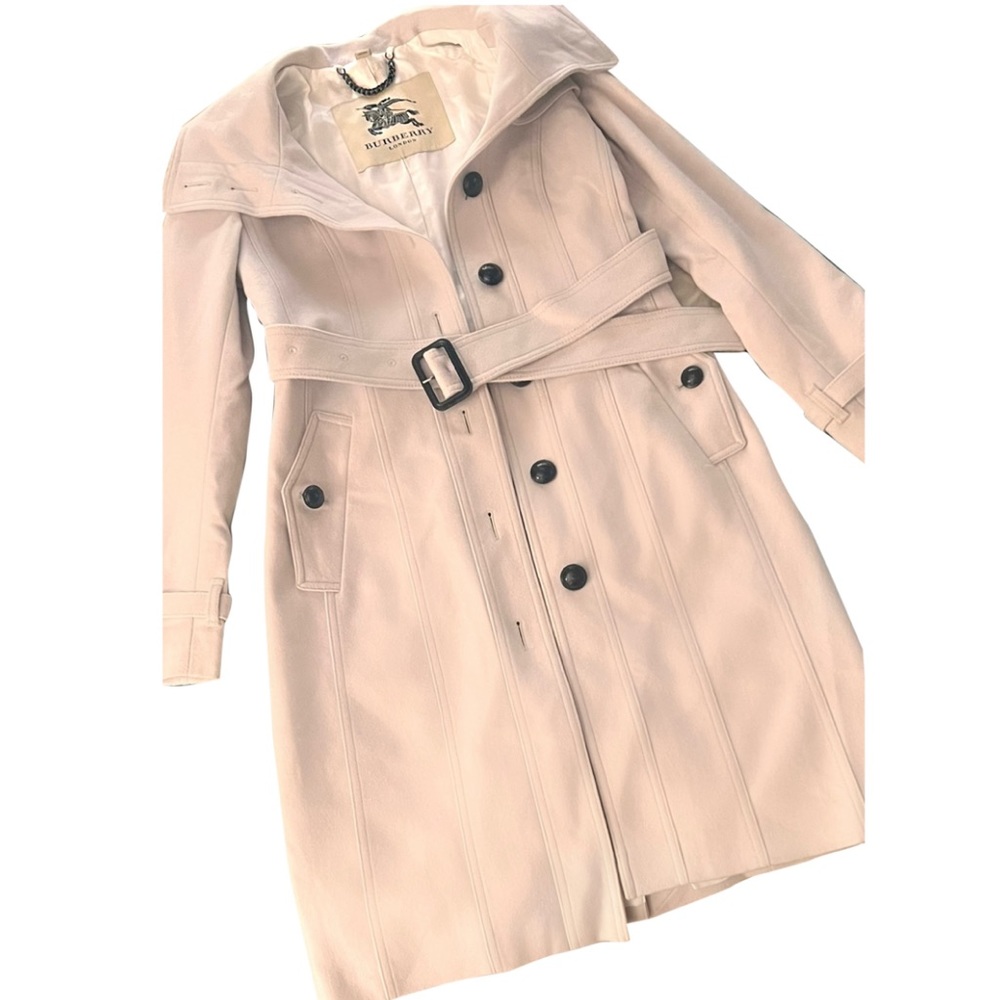 New* stunning Cream Burberry Prorsum Cream Wool Trench
Coat